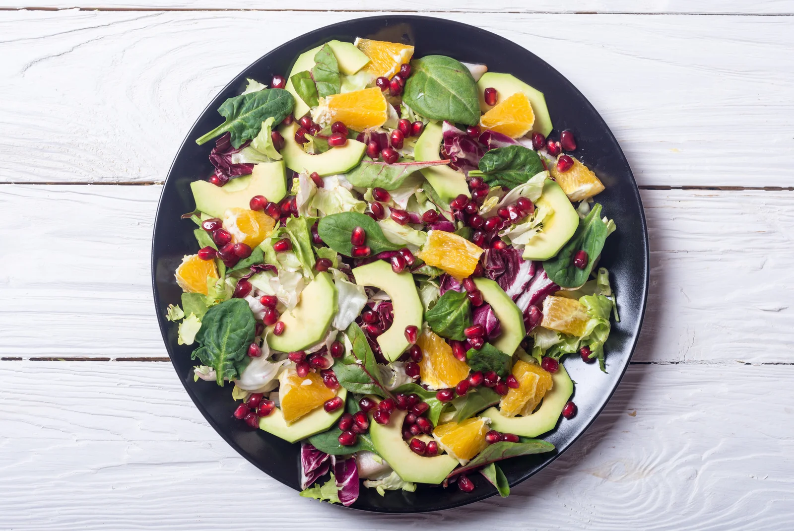 Sommerliebling Erfrischender Avocado Salat Mit Granatapfel