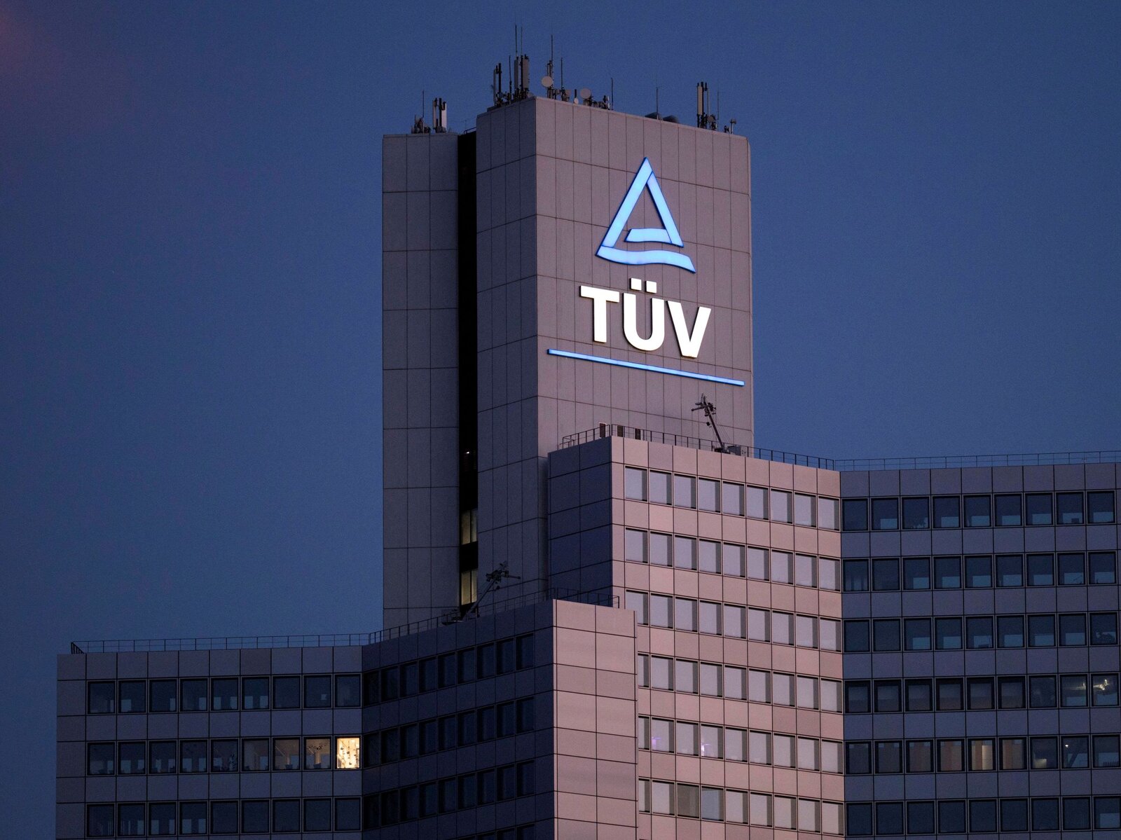 TÜV Jerman menyetujui perusahaan kriminal di Indonesia