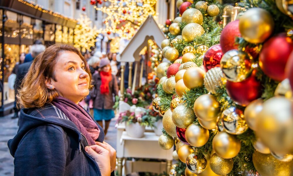 Funkelnde Lichter und festliche Stimmung: Diese 5 Weihnachtsmärkte in London darfst du 2024 nicht verpassen! | © Alexey Fedorenko/stock.adobe.com