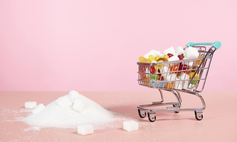 Zuckerwürfel im  Einkaufswagen | © Getty Images / Tara Moore