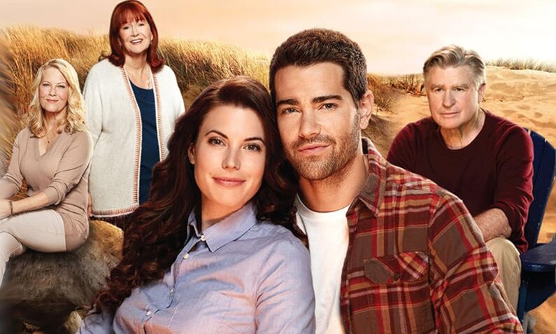 Meghan Ory mit Jesse Metcalfe aneinandergelehnt im Vordergrund, hinter ihnen ihre Co-Stars aus der Hallmark-Serie "Chesapeake Shores" | © Amazon (DVD-Cover)/Hallmark