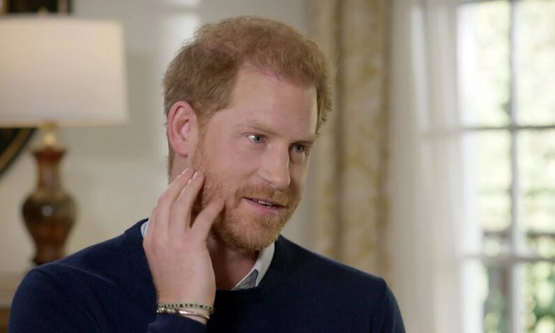 Prinz Harry macht PR für seine Biografie "Spare" und schießt dabei scharf gegen die royale Verwandtschaft. | © ITV