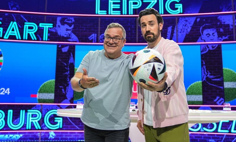 Elton und Jan Köppen: Das EM-Duo von RTL wurde getrennt. | © RTL