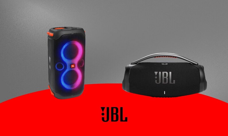 JBL Boombox und JBL Partybox Bluetooth-Lautsprecher in Schwarz mit bunten Lichtern | © Amazon/JBL