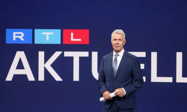 Peter Kloeppel geht am Freitag eigentlich in den TV-Ruhestand moderiert aber in dieser Woche noch ein neues News-Format. | © RTL