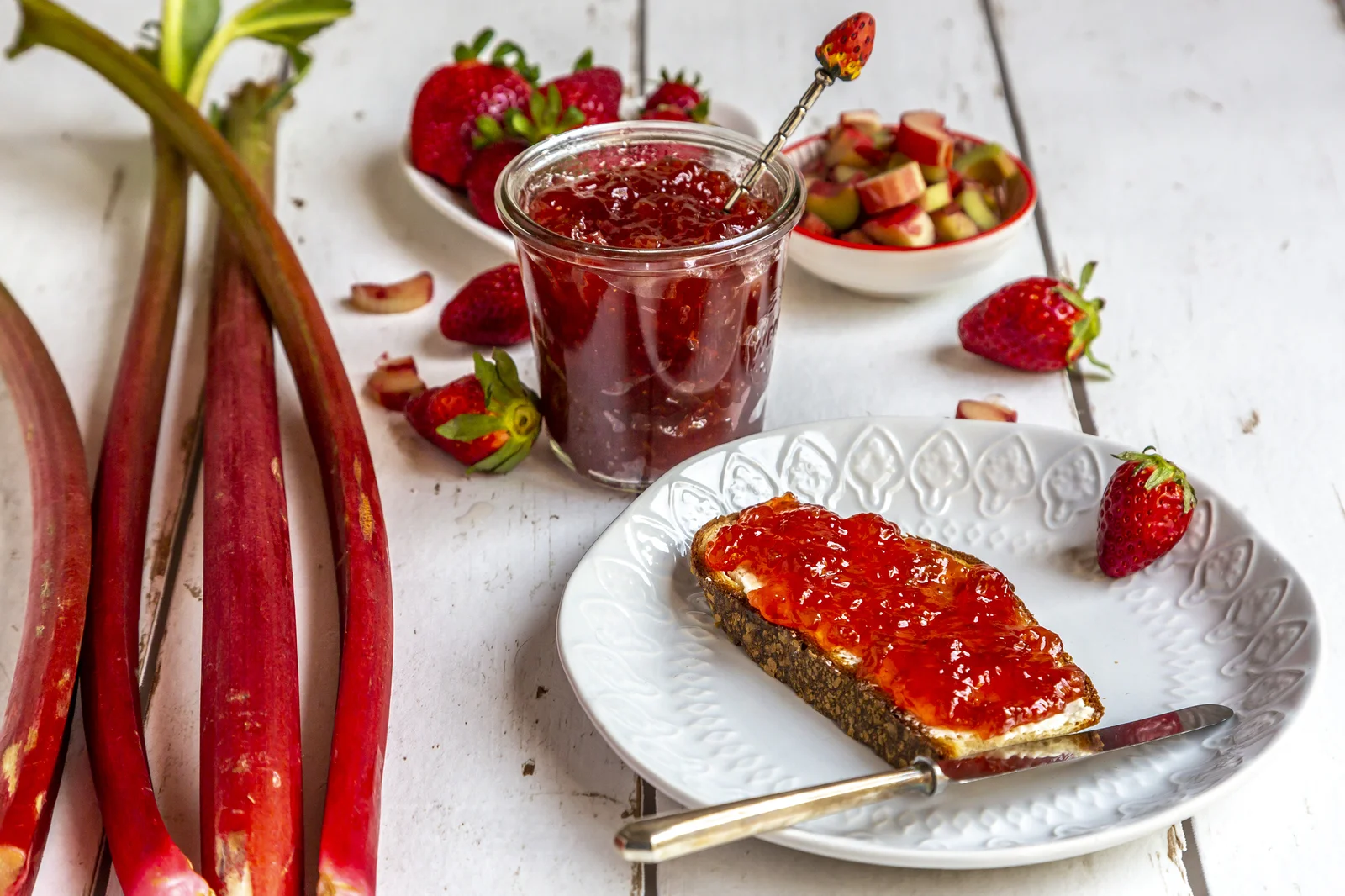 Schmeckt nach Frühling: Erdbeer-Rhabarber-Marmelade